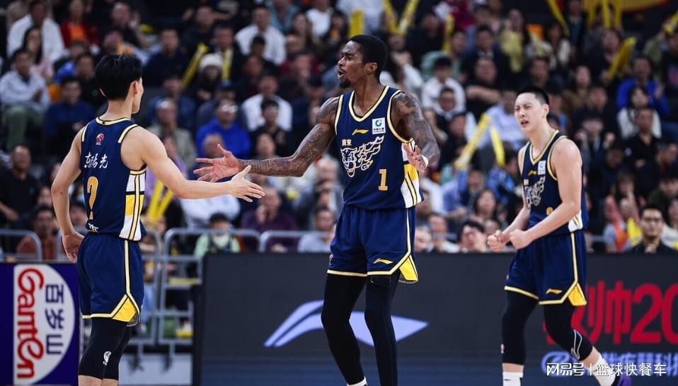 优直播-CBA积分榜最新排名！上海狂胜广东冲上第2：辽宁第11山西第14
